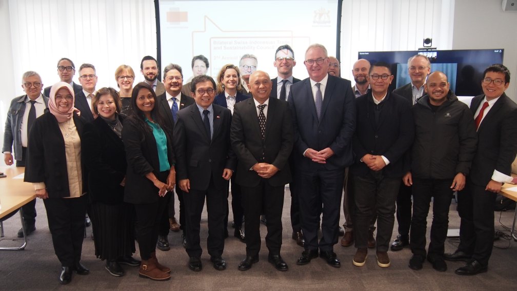 people on the picture; Trade and Sustainability Council
